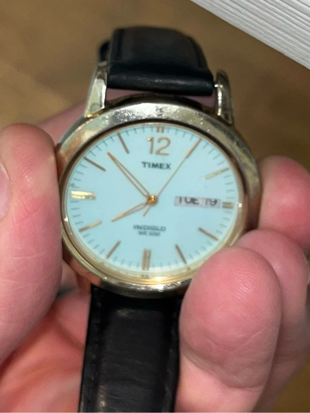 Timex: Men’s Day / Date Indiglo Water Resistant 30m Some Wear Signs- See Pics